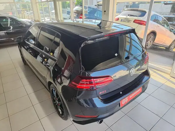 Volkswagen Golf 2018 - 26750 EUR, 99000 km - AUTO.MOTO.pt - 99000km - foto 8 de 39