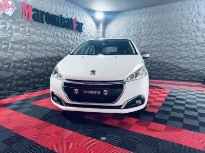 Peugeot 208 2015 — foto 5 de 33