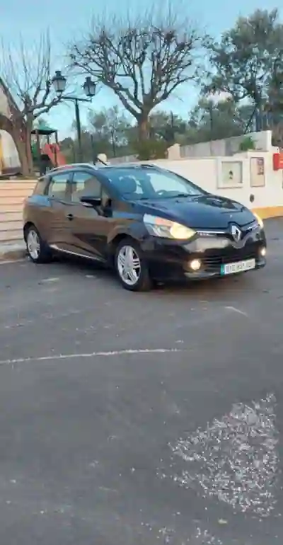 Renault Clio 2015 - 5250 EUR, 244901 km - AUTO.MOTO.pt - 244901km - foto 9 de 11
