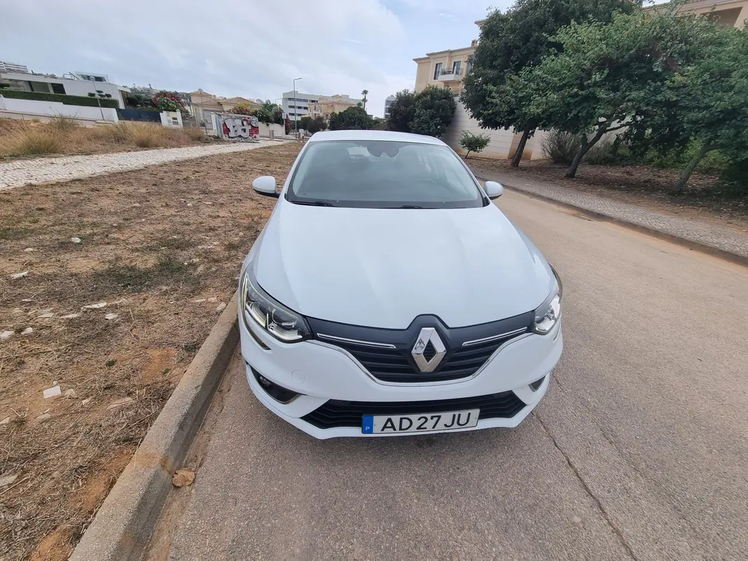 Renault Mégane 2017 - 10500 EUR, 136169 km - 136169km - foto 3 de 8