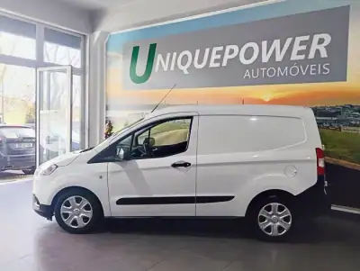 Ford Transit Courier 2020 - 10990 EUR, 129167 km - AUTO.MOTO.pt - 129167km - foto 8 de 52