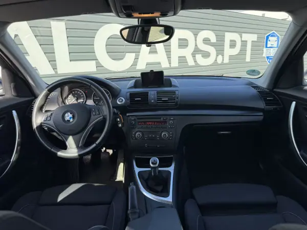 BMW 118 2010 - 11950 EUR, 215000 km - AUTO.MOTO.pt - 215000km - foto 11 de 24