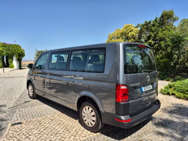 Volkswagen Transporter 2019 - 28750 EUR, 190404 km - AUTO.MOTO.pt - 190404km - foto 4 de 22