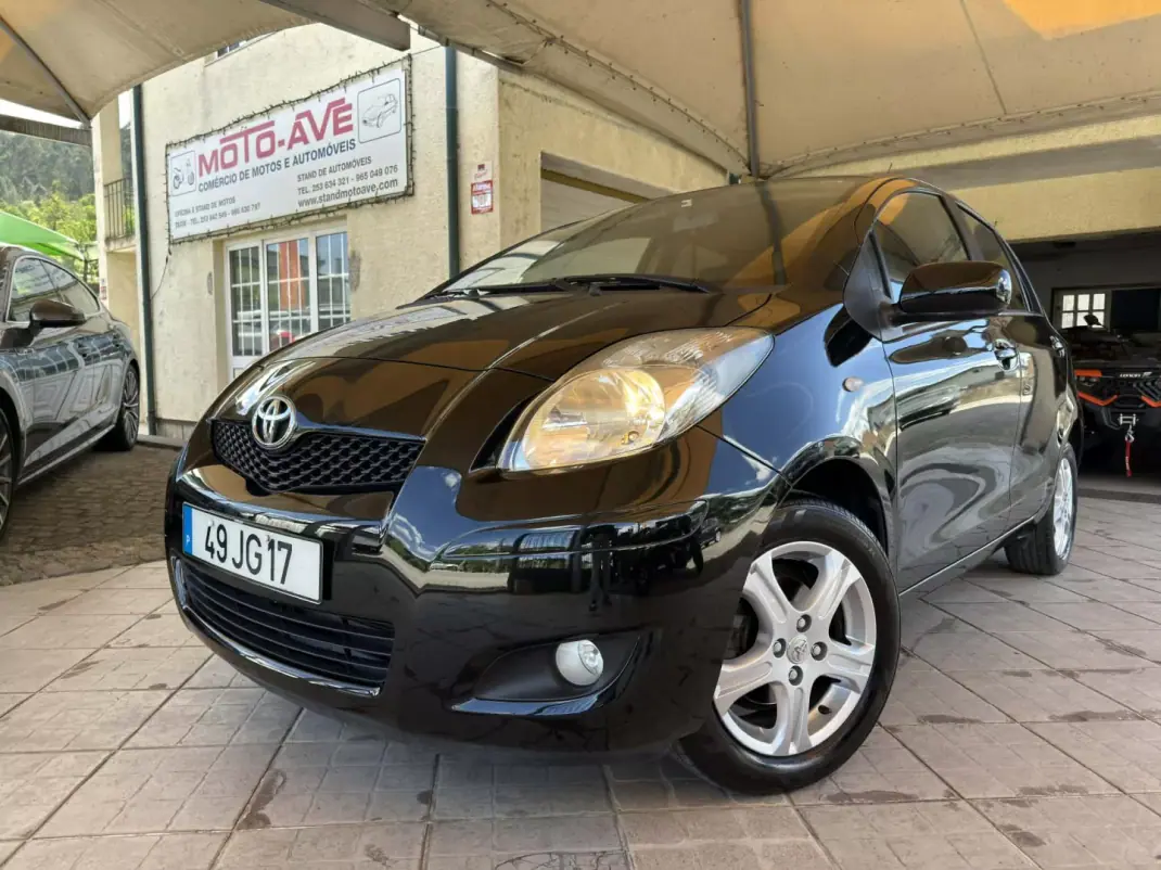 Toyota Yaris 2010 - 5500 EUR, 207295 km - AUTO.MOTO.pt - 207295km - foto 2 de 26