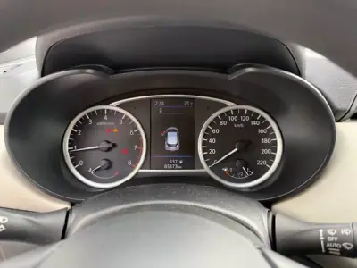 Nissan Micra 2021 - 15900 EUR, 85370 km - AUTO.MOTO.pt - 85370km - foto 3 de 12