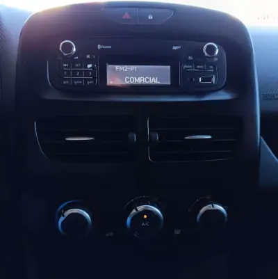 Renault Clio Sport Tourer 2015 - 9490 EUR, 163864 km - AUTO.MOTO.pt - 163864km - foto 8 de 8