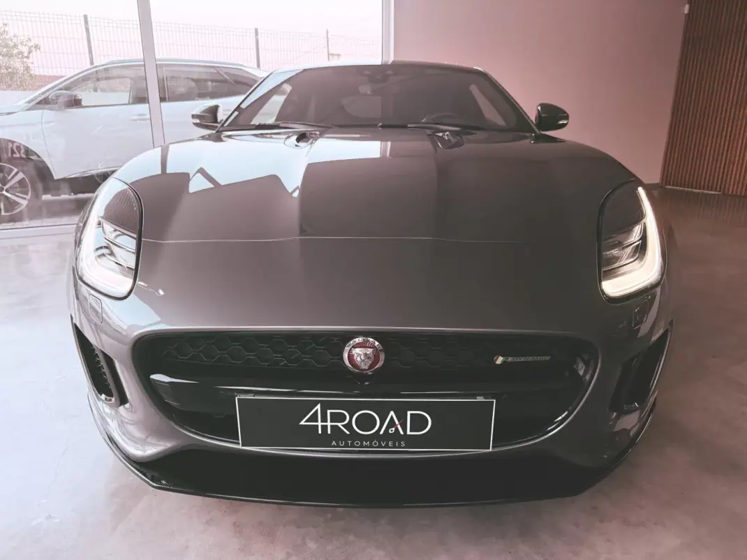 Jaguar F-Type 2018 - 46000 EUR, 64300 km - AUTO.MOTO.pt - 64300km - foto 32 de 135