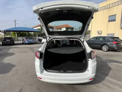 Renault Mégane Sport Tourer 2012 - 6950 EUR, 227000 km - AUTO.MOTO.pt - 227000km - foto 25 de 36