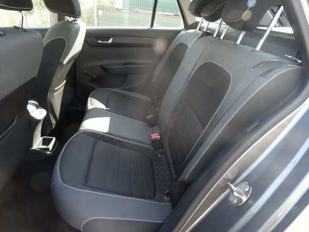 Skoda Fabia Break 2022 - 15700 EUR, 43596 km - 43596km - foto 16 de 28