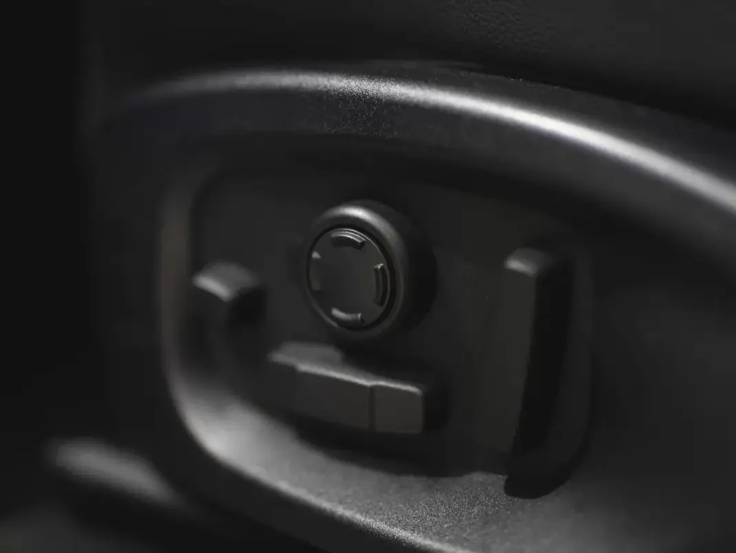 Jaguar F-Pace 2017 - 24990 EUR, 151545 km - AUTO.MOTO.pt - 151545km - foto 20 de 23