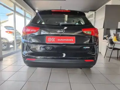 Kia Ceed SW 2015 - 8990 EUR, 144200 km - AUTO.MOTO.pt - 144200km - foto 8 de 35