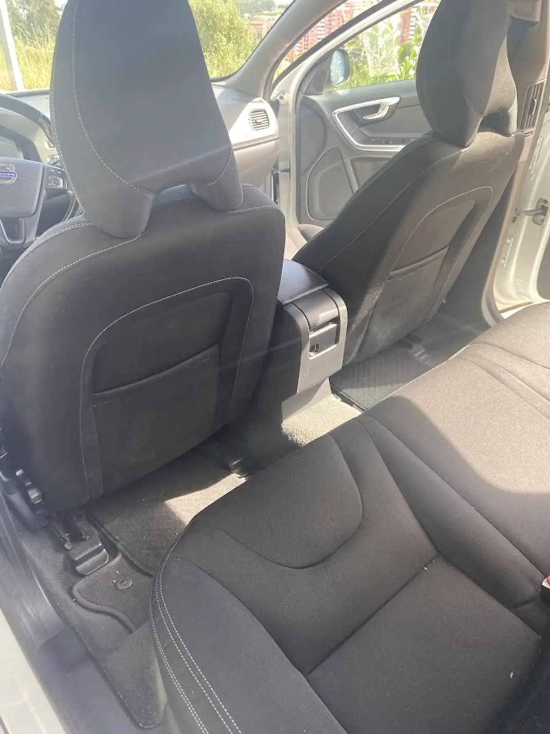 Volvo V60 2015 - 9500 EUR, 206100 km - AUTO.MOTO.pt - 206100km - foto 14 de 14