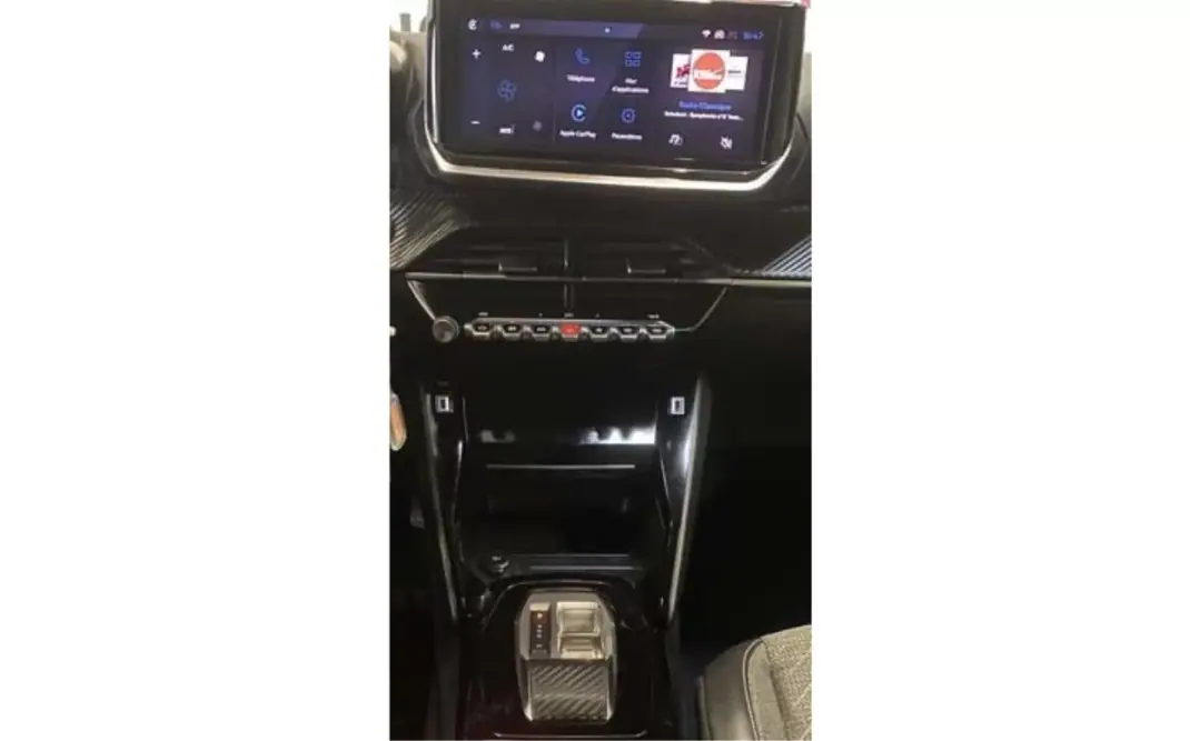 Peugeot 2008 2023 - 18450 EUR, 73781 km - AUTO.MOTO.pt - 73781km - foto 11 de 16