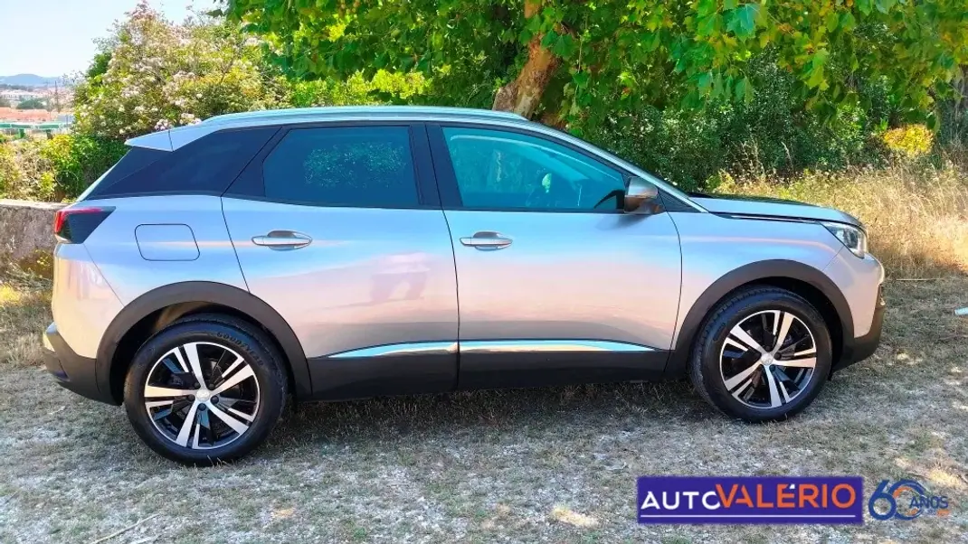Peugeot 3008 2019 - 20950 EUR, 75140 km - 75140km - foto 5 de 39