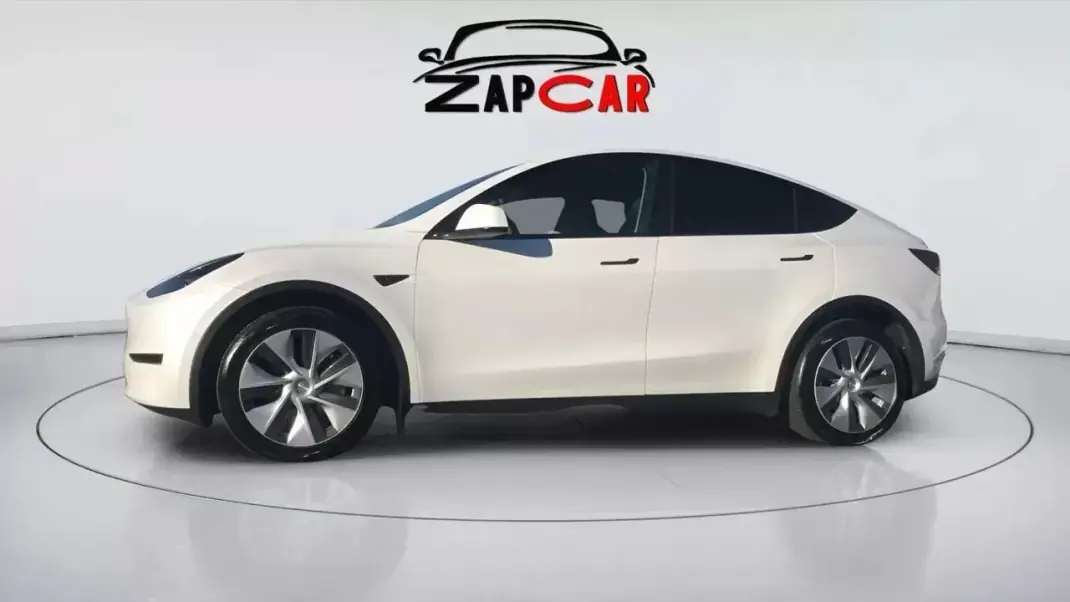 Tesla Model Y 2023 - 33490 EUR, 36225 km - AUTO.MOTO.pt - 36225km - foto 3 de 9