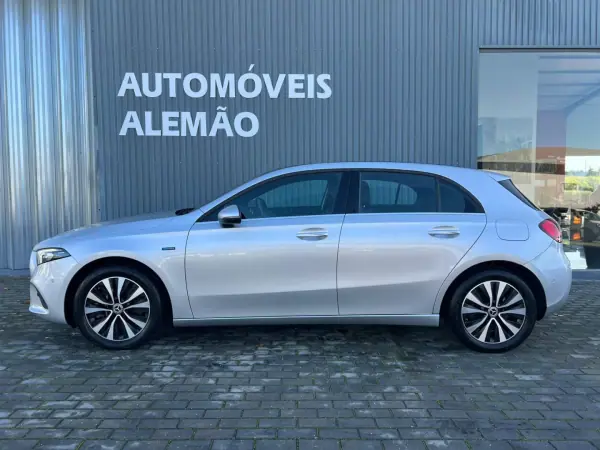 Mercedes-Benz A 250e 2021 - 26950 EUR, 74456 km - AUTO.MOTO.pt - 74456km - foto 3 de 17