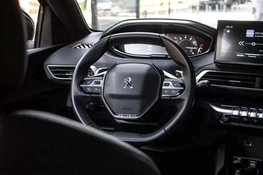 Peugeot 5008 2023 - 23550 EUR, 19181 km - 19181km - foto 33 de 41