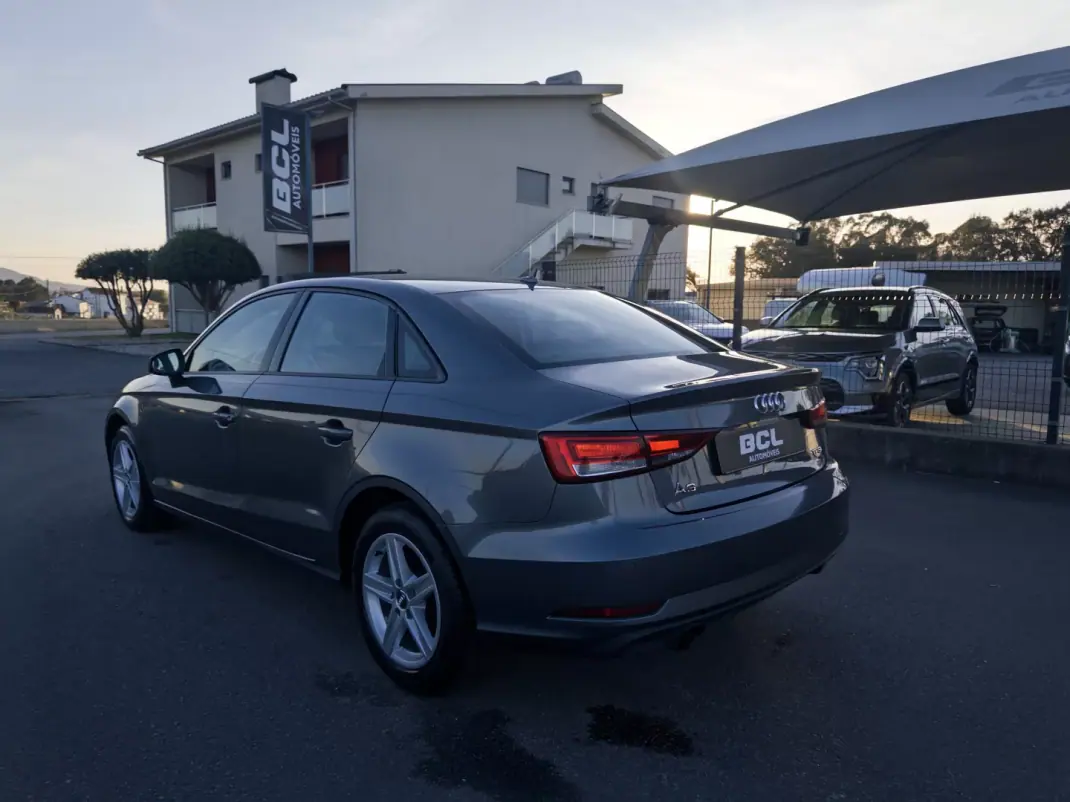 Audi A3 Limousine 2017 - 16990 EUR, 97000 km - AUTO.MOTO.pt - 97000km - foto 5 de 33