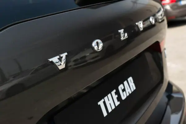 Volvo XC 60 2021 - 34999 EUR, 96771 km - AUTO.MOTO.pt - 96771km - foto 8 de 25