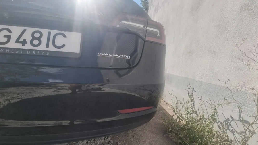 Tesla Model 3 2019 - 22600 EUR, 214980 km - 214980km - foto 7 de 14