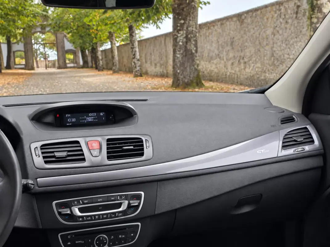 Renault Mégane 2012 - 6500 EUR, 231500 km - 231500km - foto 16 de 21