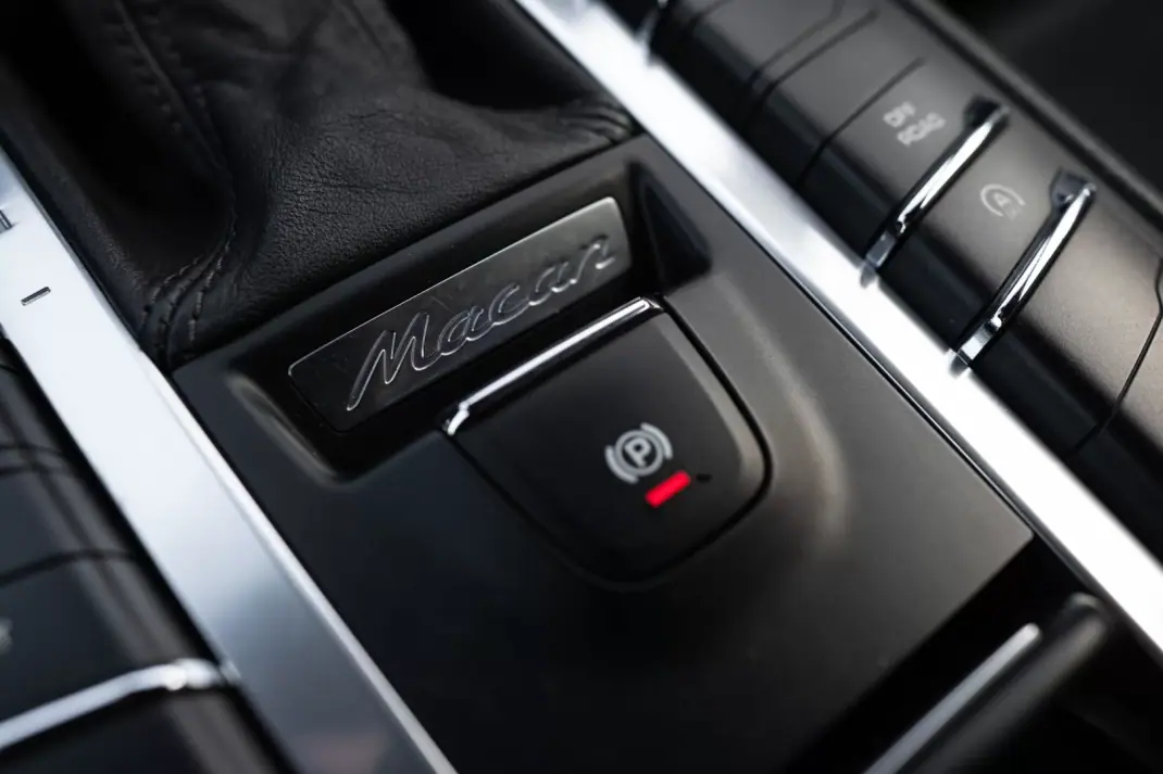 Porsche Macan 2014 - 35600 EUR, 199000 km - AUTO.MOTO.pt - 199000km - foto 39 de 47