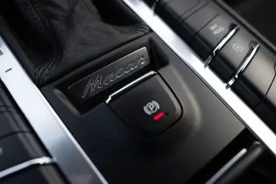 Porsche Macan 2014 - 35600 EUR, 199000 km - AUTO.MOTO.pt - 199000km - foto 39 de 47