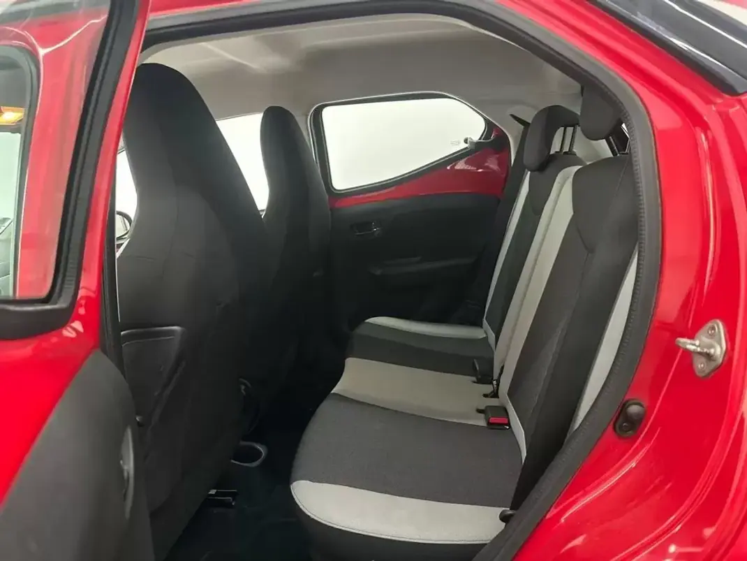Toyota Aygo 2016 - 6990 EUR, 107121 km - AUTO.MOTO.pt - 107121km - foto 9 de 17