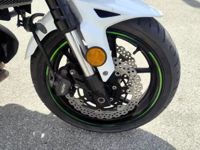 Kawasaki Versys 2019 - 5980 EUR, 70000 km - AUTO.MOTO.pt - 70000km - foto 16 de 24