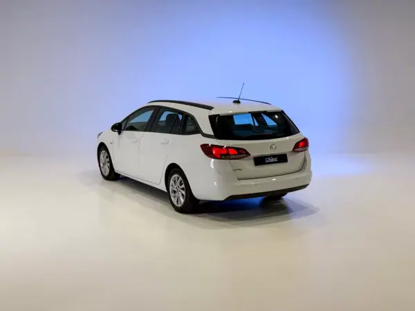 Opel Astra Sports Tourer 2020 — foto 2 de 25
