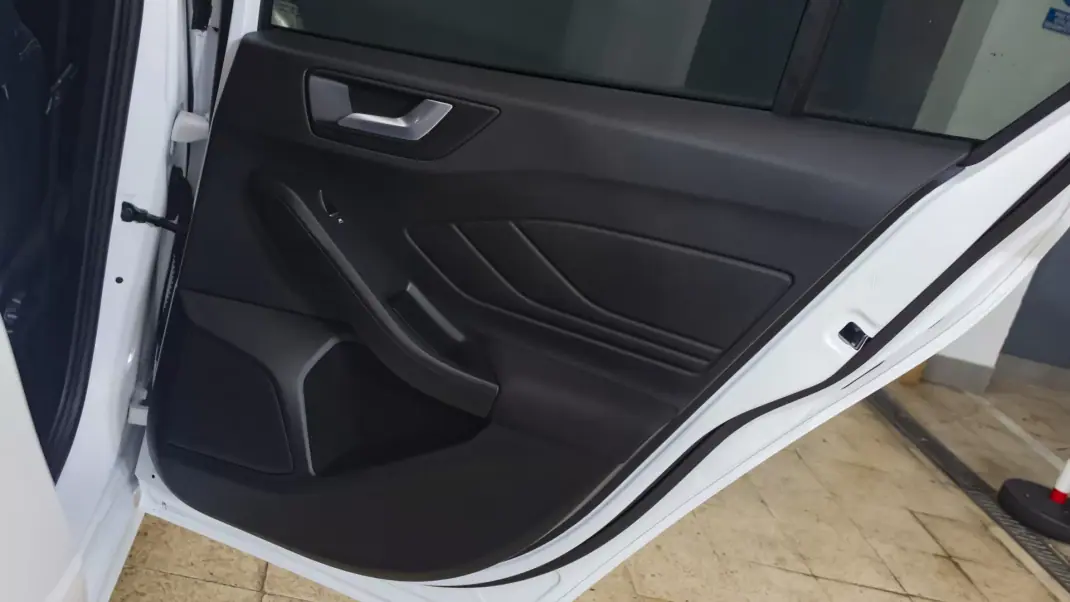 Ford Focus 2024 - 21450 EUR, 49000 km - AUTO.MOTO.pt - 49000km - foto 9 de 36