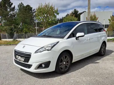 Peugeot 5008 2016 - 13450 EUR, 164950 km - AUTO.MOTO.pt - 164950km - foto 5 de 47