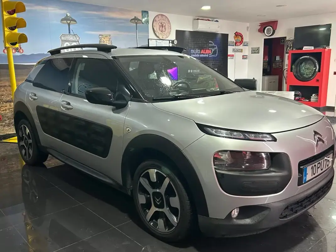 Citroën C4 Cactus 2015 - 11500 EUR, 172000 km - AUTO.MOTO.pt - 172000km - foto 3 de 13
