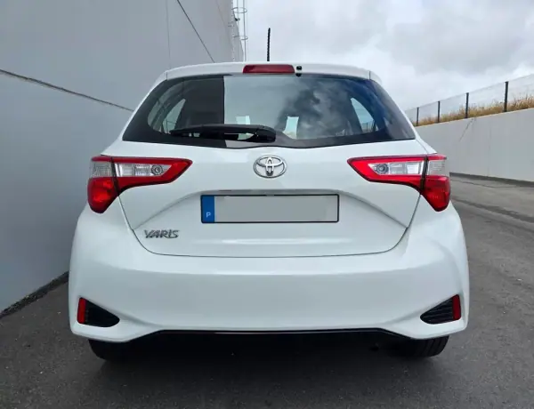 Toyota Yaris 2019 - 11500 EUR, 35900 km - AUTO.MOTO.pt - 35900km - foto 5 de 21