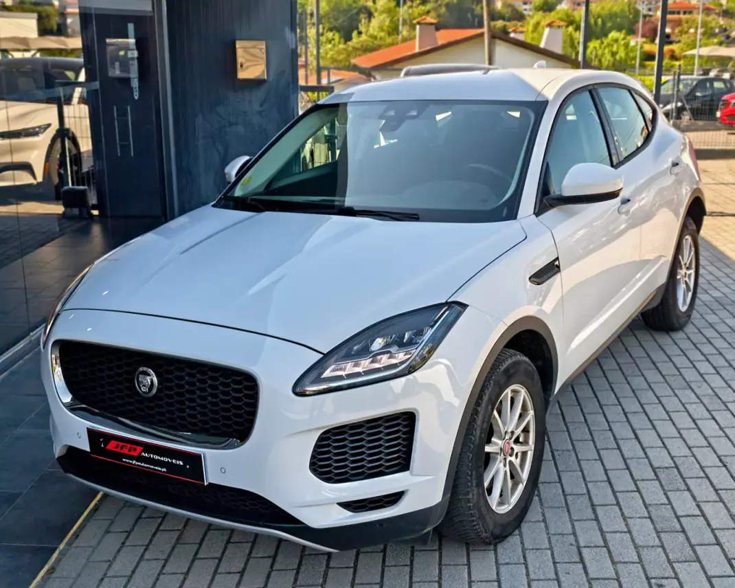 Jaguar E-Pace 2019 - 20500 EUR, 122300 km - AUTO.MOTO.pt - 122300km - foto 4 de 20
