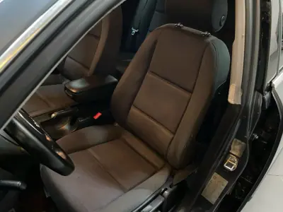 Audi A4 Avant 2004 - 6450 EUR, 278800 km - AUTO.MOTO.pt - 278800km - foto 17 de 20