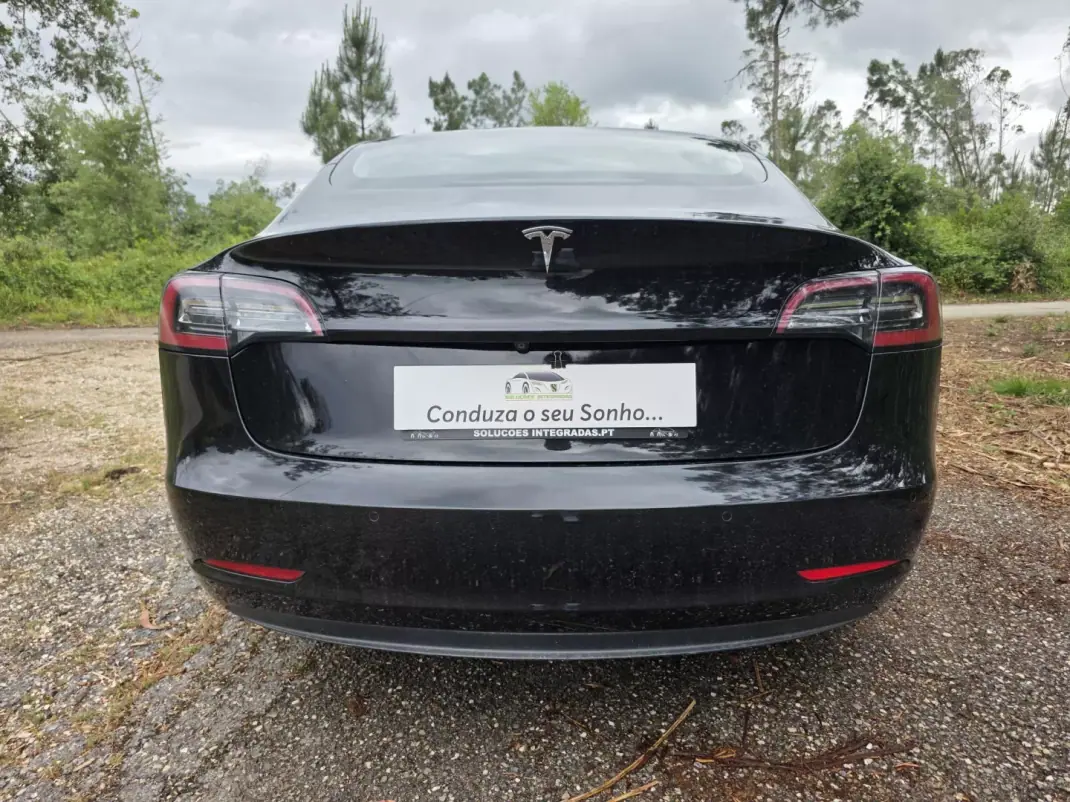Tesla Model 3 2019 - 23900 EUR, 177000 km - AUTO.MOTO.pt - 177000km - foto 14 de 42