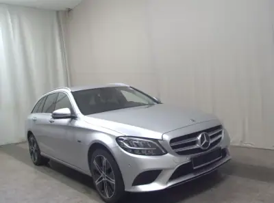 Mercedes-Benz C 300 2021 - 27500 EUR, 89000 km - AUTO.MOTO.pt - 89000km - foto 3 de 11