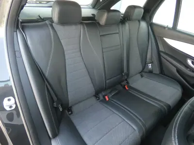 Mercedes-Benz E 300 2020 - 28500 EUR, 217000 km - AUTO.MOTO.pt - 217000km - foto 13 de 39