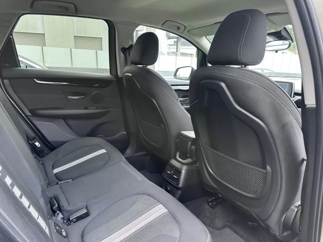 BMW 218 Active Tourer 2016 - 14900 EUR, 190000 km - AUTO.MOTO.pt - 190000km - foto 53 de 58