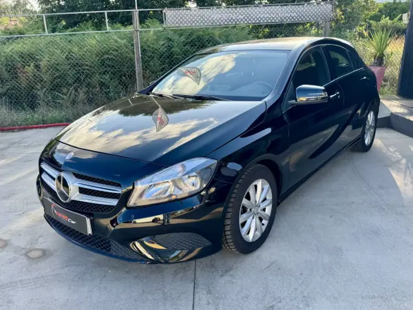 Mercedes-Benz A 180 2013 - 12999 EUR, 140000 km - AUTO.MOTO.pt - 140000km - foto 5 de 16