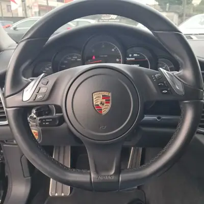 Porsche Panamera 2013 - 41500 EUR, 113000 km - AUTO.MOTO.pt - 113000km - foto 11 de 18