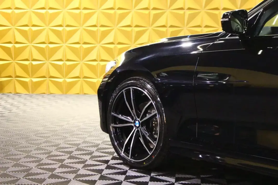 BMW 318 2022 - 27250 EUR, 132000 km - AUTO.MOTO.pt - 132000km - foto 14 de 38