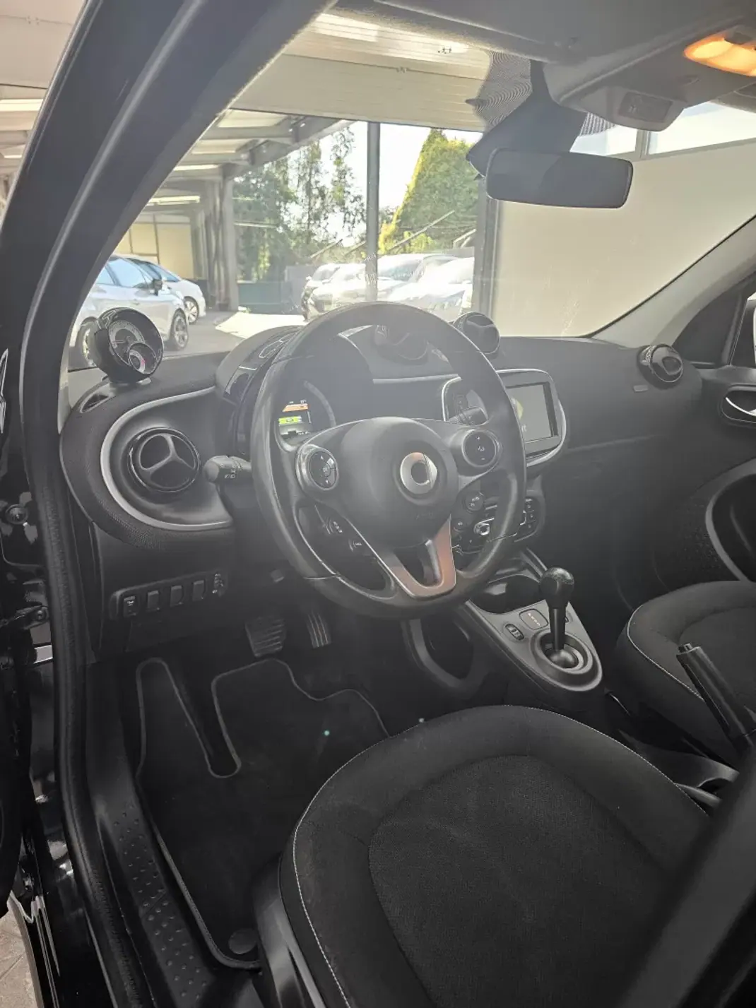 Smart ForFour 2019 - 11000 EUR, 70757 km - 70757km - foto 22 de 29