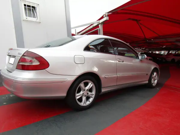 Mercedes-Benz CLK 270 2003 — foto 3 de 24