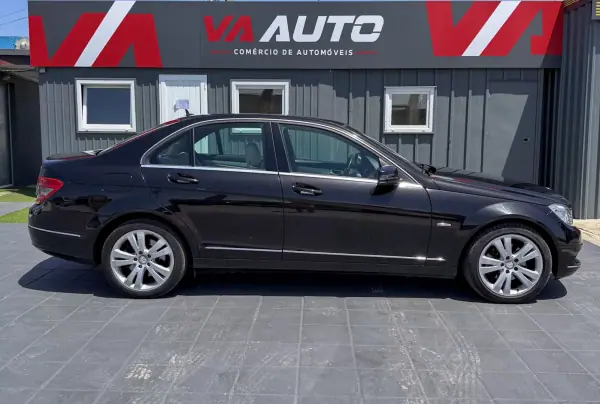 Mercedes-Benz C 250 2010 - 10900 EUR, 190000 km - AUTO.MOTO.pt - 190000km - foto 4 de 10