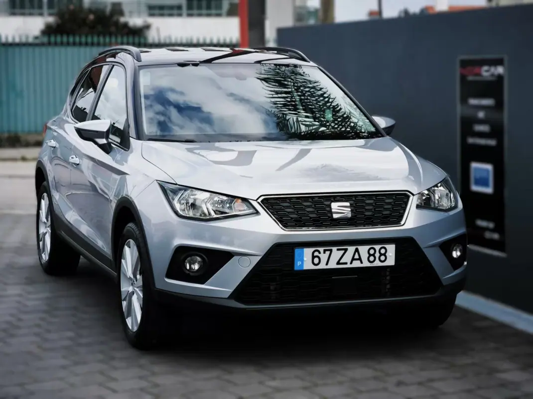 SEAT Arona 2019 - 13950 EUR, 46000 km - AUTO.MOTO.pt - 46000km - foto 4 de 48
