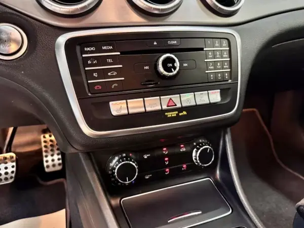 Mercedes-Benz CLA 180 2018 - 19950 EUR, 138000 km - AUTO.MOTO.pt - 138000km - foto 30 de 60