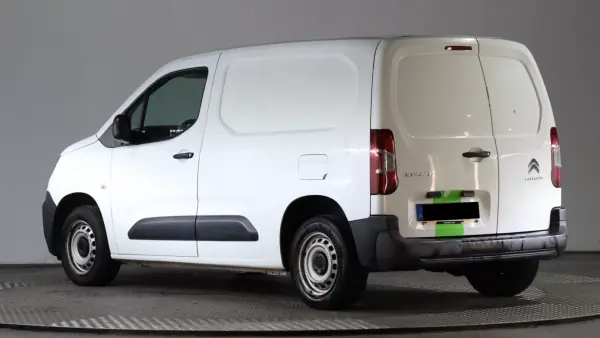 Citroën Berlingo 1.5 Bluehdi M Clube 102cv 2020 - 9747 EUR, 132000 km - AUTO.MOTO.pt - 132000km - foto 4 de 7