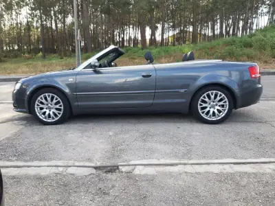Audi A4 Cabrio 2014 - 10900 EUR, 193145 km - AUTO.MOTO.pt - 193145km - foto 31 de 34